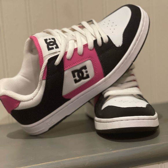 Women’s DC sneakers - Picture 2 of 3